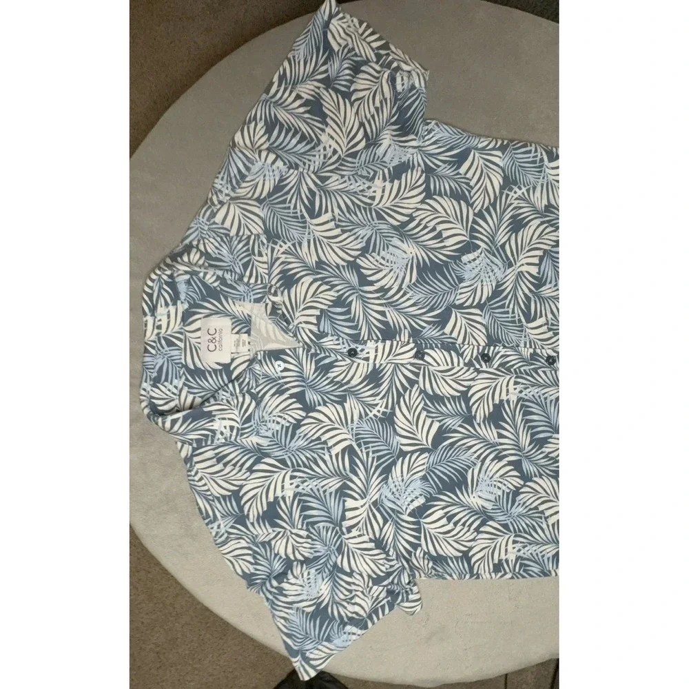 Men's XL C & C California blue/beige Hawaiian collared button down shirt EUC